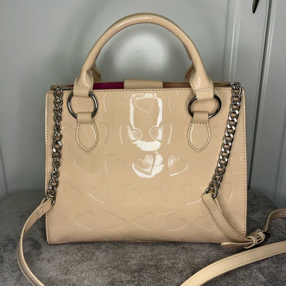 Betsey Johnson Purse Heart Debossed Multi-Compartment Crossbody Sand Beige Purse - Picture 3 of 11